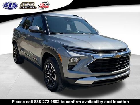 Used 2025 Chevrolet TrailBlazer LT AWD/4WD image 1