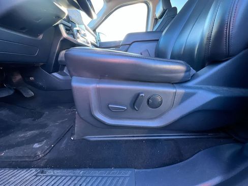 Used 2024 Ford Expedition Max XLT image 12
