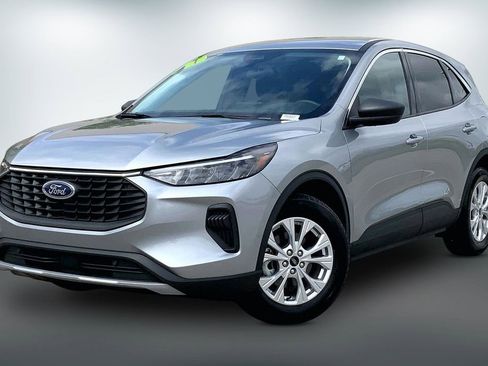 Used 2023 Ford Escape Active FWD image 2