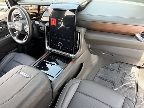 Used 2026 GMC Yukon XL Denali w/ Sun & Power Step Package AWD/4WD image 12