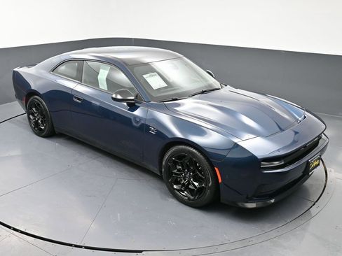 Used 2025 Dodge Charger R/T w/ Sun & Sound Package image 40