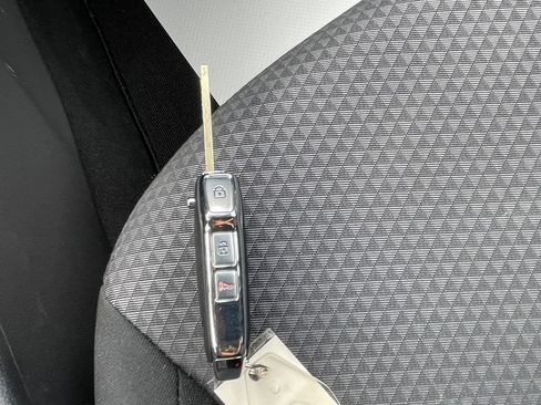 Used 2025 Kia Soul LX w/ LX Technology Package FWD image 23