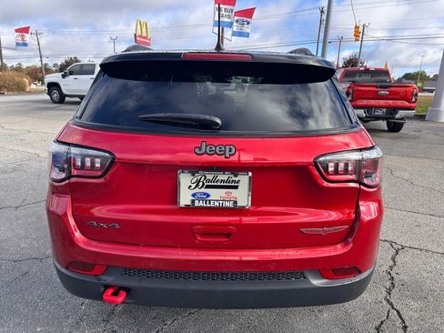 Used 2024 Jeep Compass Trailhawk image 4