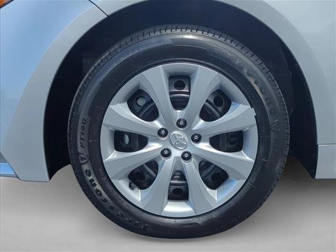 Used 2025 Toyota Corolla LE w/ Convenience Package FWD image 9