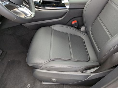 Used 2026 Mercedes-Benz GLC 300 image 4