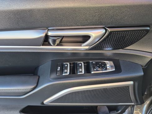 Used 2025 Kia Telluride S image 9