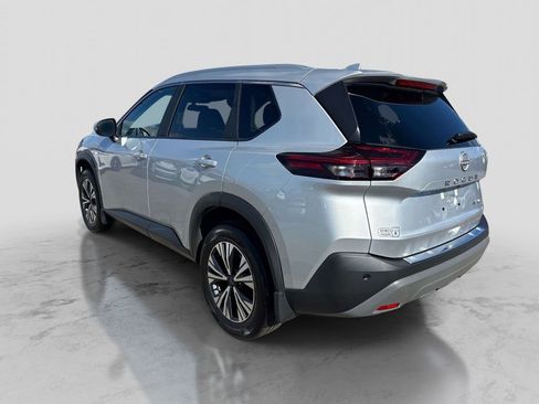 Used 2023 Nissan Rogue SV w/ SV Premium B Package image 3