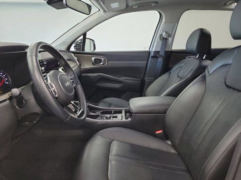 Certified 2023 Kia Sorento EX w/ Panoramic Sunroof Package FWD image 19