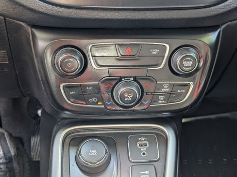 Used 2020 Jeep Compass Latitude w/ Popular Equipment Group AWD/4WD image 20