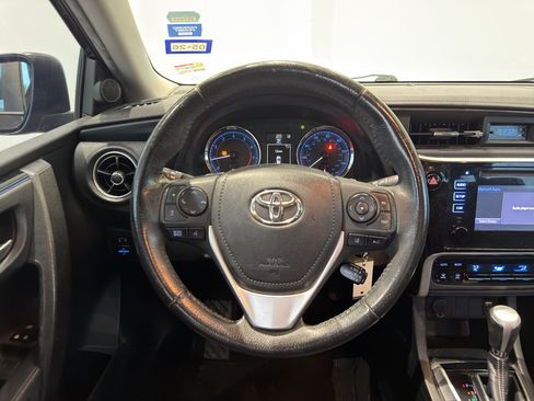 Used 2018 Toyota Corolla SE FWD image 15