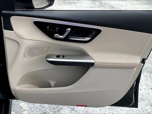 Used 2026 Mercedes-Benz GLC 300 image 21