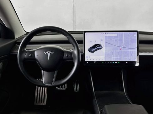 Used 2018 Tesla Model 3 Long Range RWD image 12