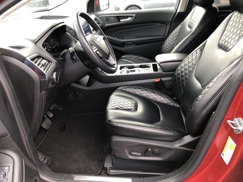 Used 2024 Ford Edge Titanium image 4