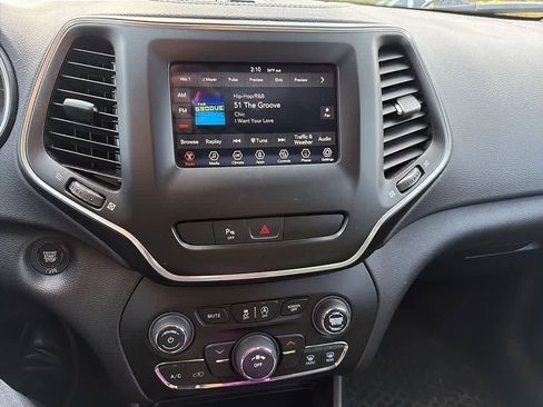 Used 2020 Jeep Cherokee Latitude Plus w/ Cold Weather Group image 19