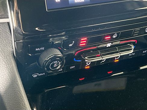 Used 2022 Jeep Grand Cherokee Altitude image 19