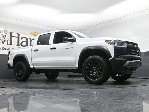 New 2026 Chevrolet Colorado Trail Boss AWD/4WD image 2