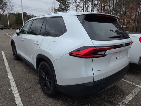 Used 2024 Toyota Grand Highlander Platinum image 4