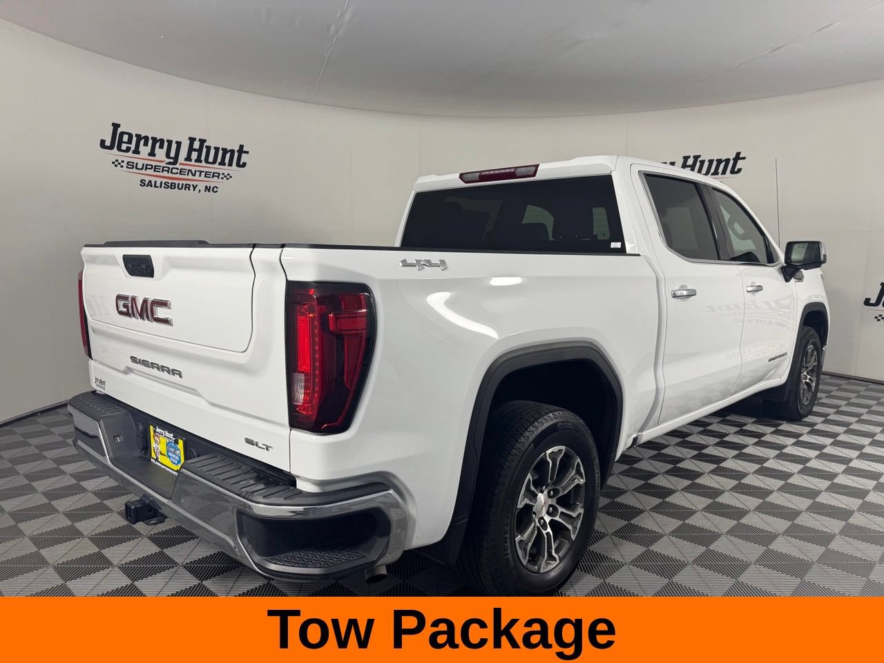 Used 2025 GMC Sierra 1500 SLT AWD/4WD image 7