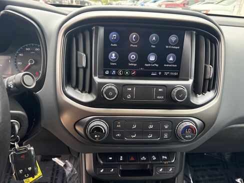 Used 2022 Chevrolet Colorado Z71 AWD/4WD image 19