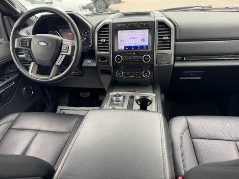 Used 2020 Ford Expedition XLT w/ Equipment Group 202A AWD/4WD image 12