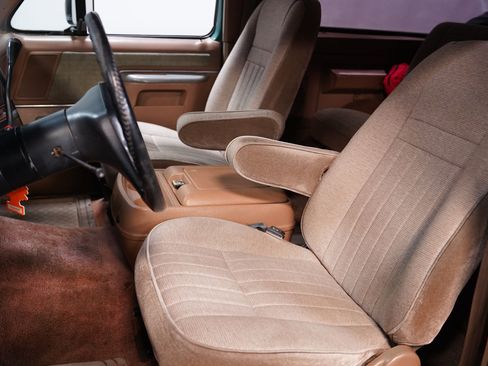 Used 1989 Ford Bronco XLT 4X4 image 38