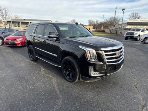 Used 2020 Cadillac Escalade Premium Luxury image 7