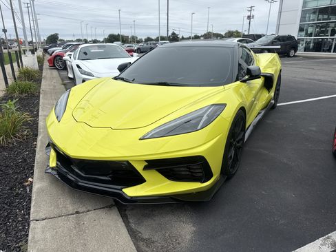 Used 2023 Chevrolet Corvette Stingray Preferred Cpe w/ Z51 Performance Package RWD image 1