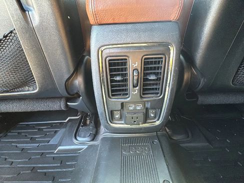 Used 2017 Jeep Grand Cherokee Summit w/ Skid Plate Group AWD/4WD image 16