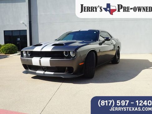 Used 2023 Dodge Challenger SRT Hellcat image 1