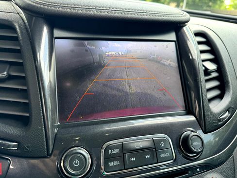 Used 2014 Chevrolet Impala LT w/ Convenience Package image 13