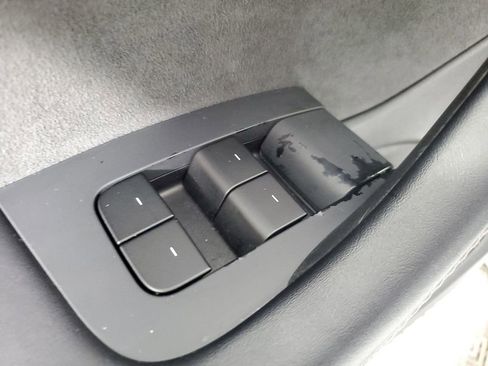 Used 2021 Tesla Model 3 Standard Range Plus image 18