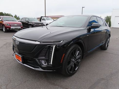 Used 2024 Cadillac Lyriq Sport RWD image 3