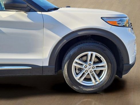 Used 2023 Ford Explorer XLT w/ Equipment Group 202A image 11