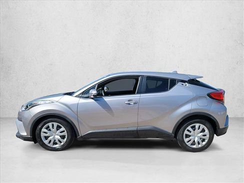 Used 2019 Toyota C-HR LE FWD image 8