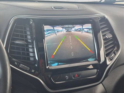 Used 2019 Jeep Cherokee Limited AWD/4WD image 13