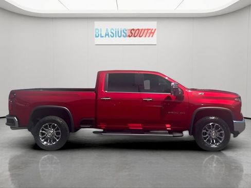 Used 2026 Chevrolet Silverado 2500 LTZ w/ LTZ Convenience Package AWD/4WD image 2