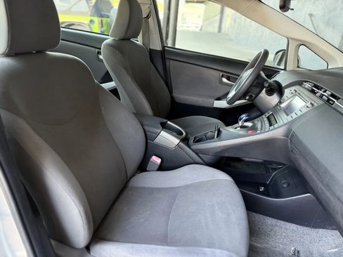 Used 2013 Toyota Prius Three image 17