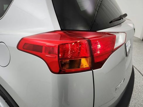 Used 2013 Toyota RAV4 Limited AWD/4WD image 39