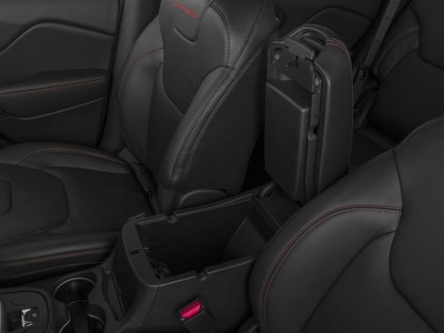 Used 2016 Jeep Cherokee Trailhawk w/ Comfort/Convenience Group image 20