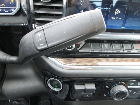 Used 2024 Chevrolet Silverado 3500 LT w/ Convenience Package image 30