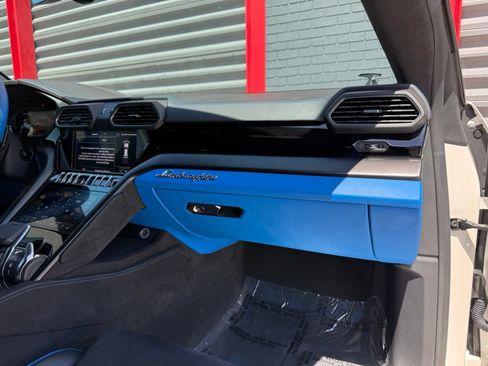 Used 2024 Lamborghini Urus S AWD/4WD image 37