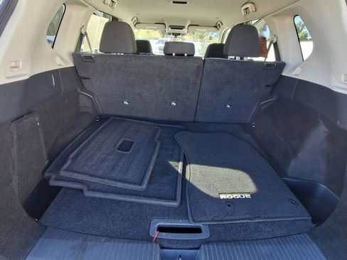 Used 2023 Nissan Rogue SV FWD image 20