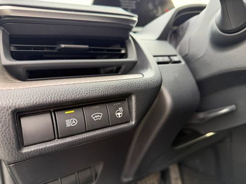Used 2024 Toyota Prius XLE FWD image 28