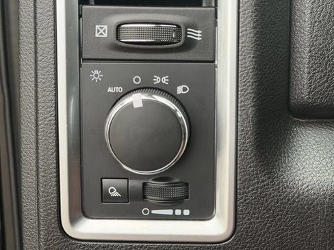 Used 2024 RAM 1500 Classic SLT AWD/4WD image 28