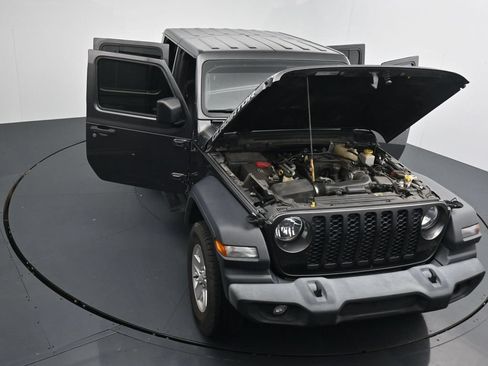 Used 2020 Jeep Gladiator Sport w/ Quick Order Package 24S AWD/4WD image 25