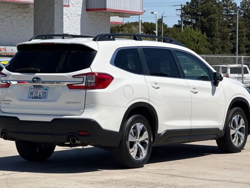 Used 2023 Subaru Ascent Premium w/ Convenience Package AWD/4WD image 3