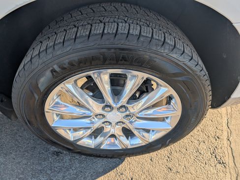 Used 2019 Buick Enclave Premium w/ Experience Buick Package image 9