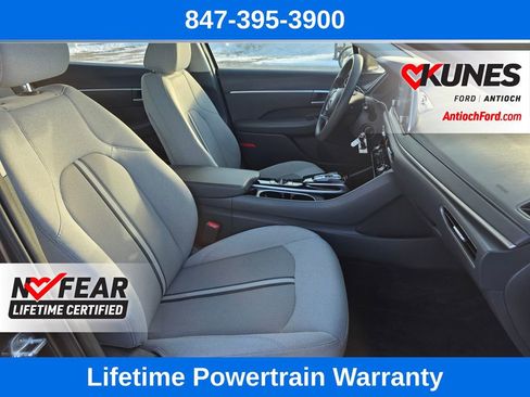 Used 2022 Hyundai Sonata SE w/ Preferred Accessory Package image 29