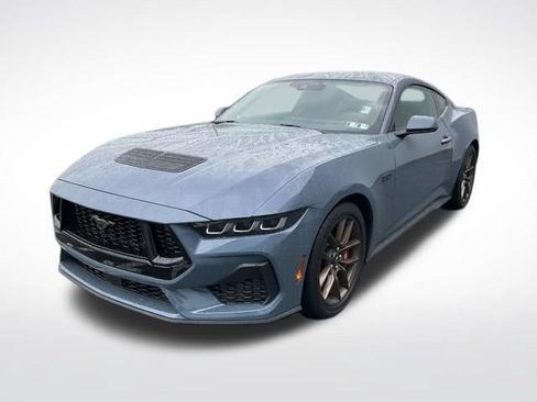 Used 2025 Ford Mustang GT Premium RWD image 3