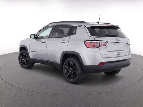 Used 2022 Jeep Compass Latitude AWD/4WD image 5